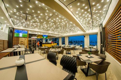 Hotel Premier Fort Cuisine - Full Board