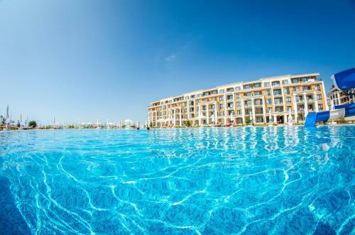 Hotel Premier Fort Cuisine - Full Board