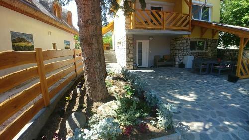 Liliana Apartman �s Cs�nakh�z