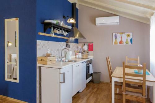 Hostal Apartments Marde?i?