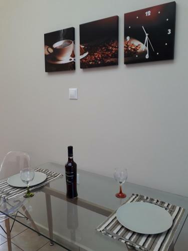 Hostal Plakoures Home