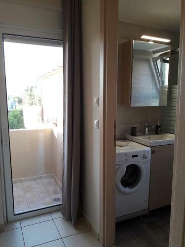Hostal Plakoures Home