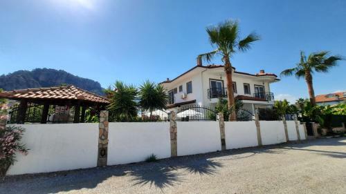 Villa Yeliz