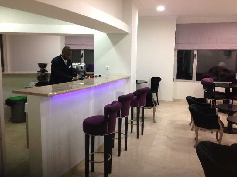 Luna Hotel Zombo