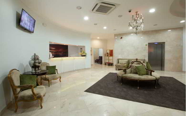 Luna Hotel Zombo