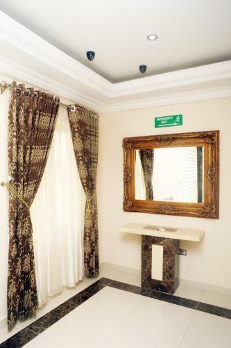 Hotel H210