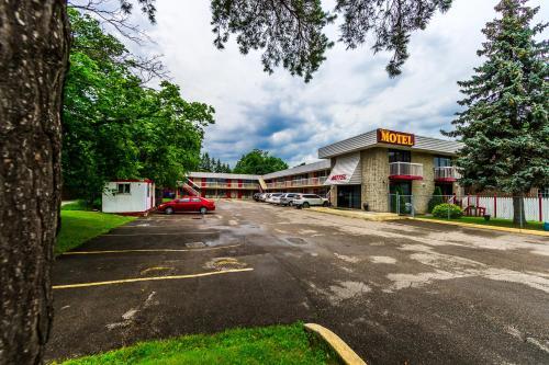 New Plaza Motel