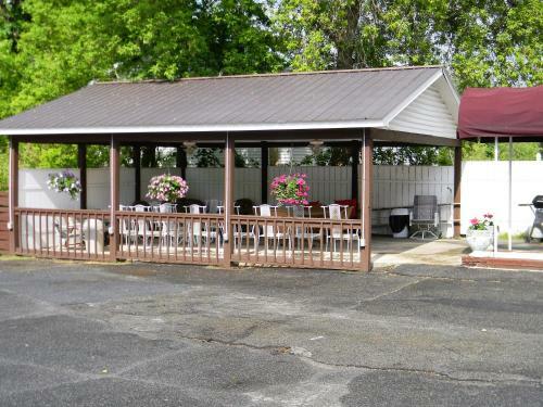 Hotel The Stone House Motel & Motor Lodge