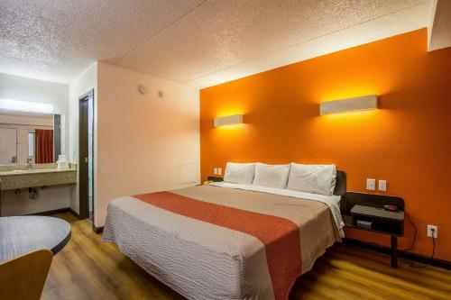 Hotel Motel 6 Ashland