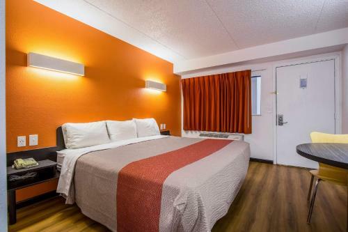 Hotel Motel 6 Ashland