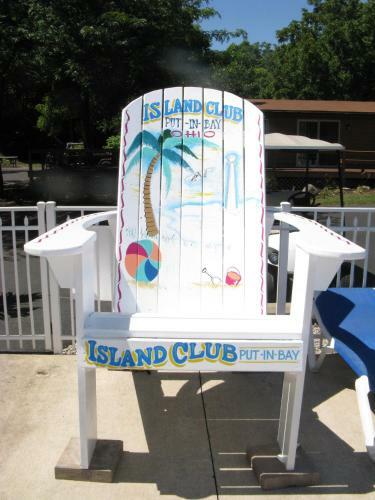 Island Club #109