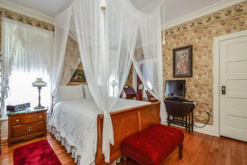 Bed & Breakfast Port City Victorian Inn