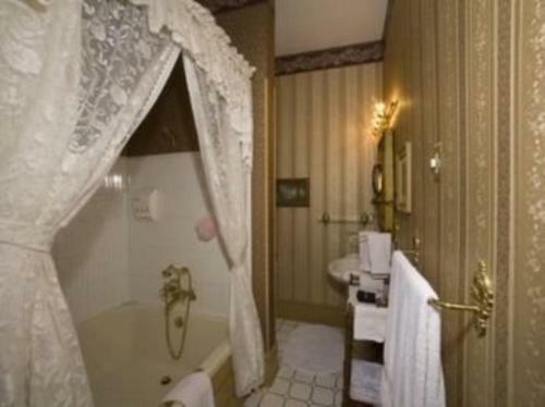 Bed & Breakfast Port City Victorian Inn