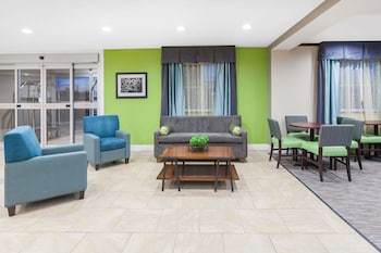 Hotel Baymont Inn & Suites Midland Center