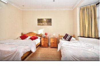Hotel Vallance Road House
