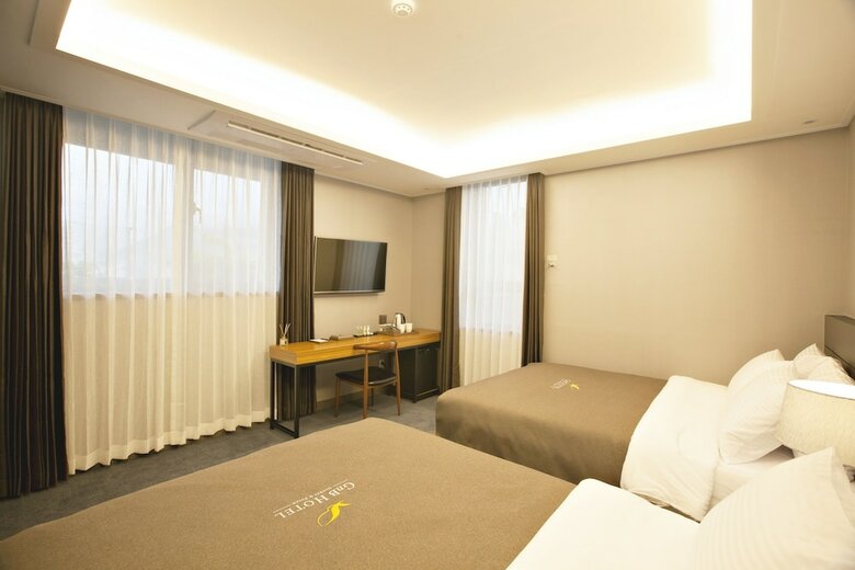 Gnb Hotel