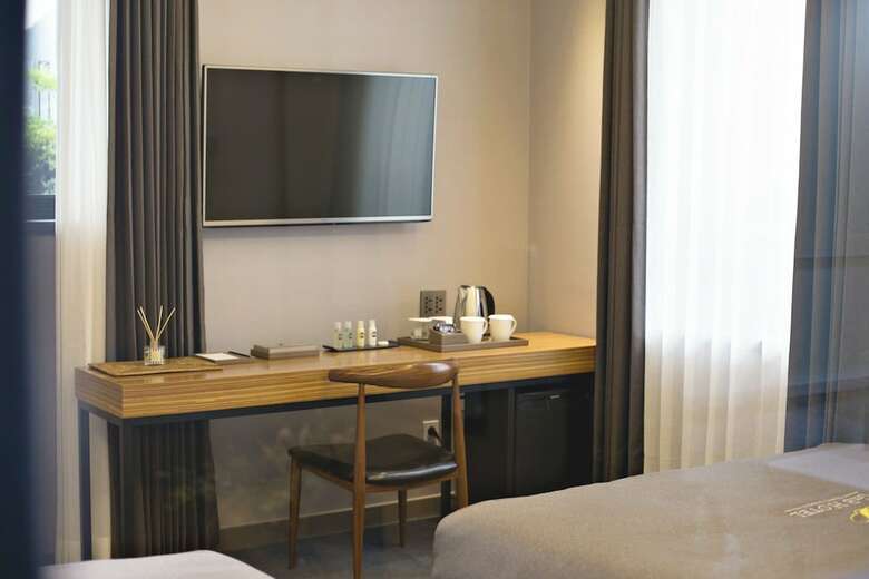 Gnb Hotel