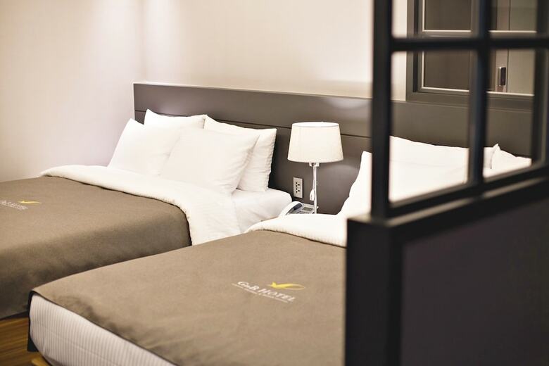 Gnb Hotel