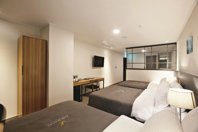 Gnb Hotel