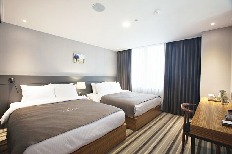 Gnb Hotel
