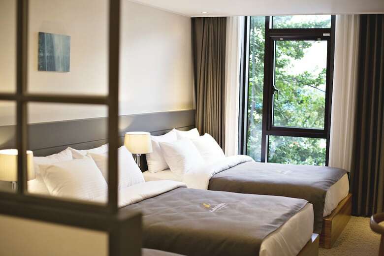 Gnb Hotel