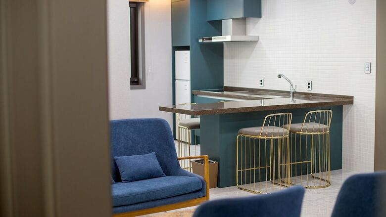 Gnb Hotel