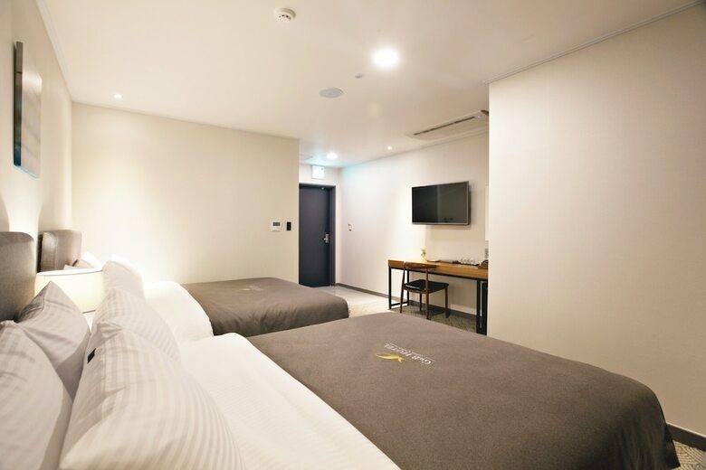 Gnb Hotel