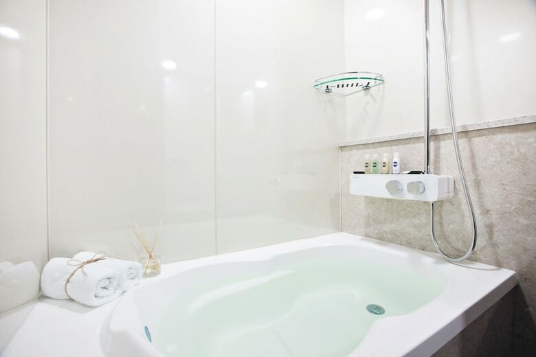 Gnb Hotel