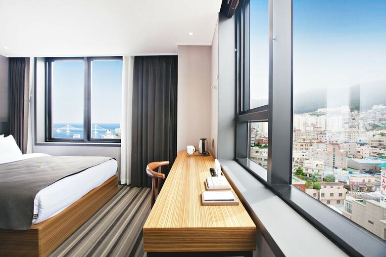 Gnb Hotel