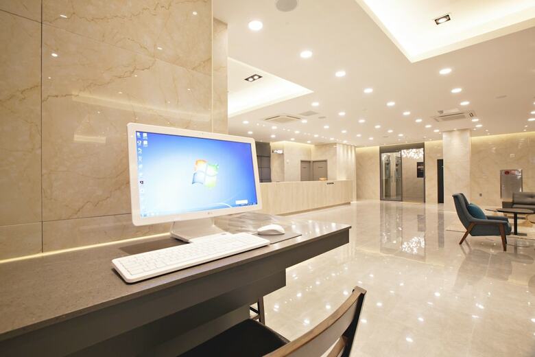 Gnb Hotel