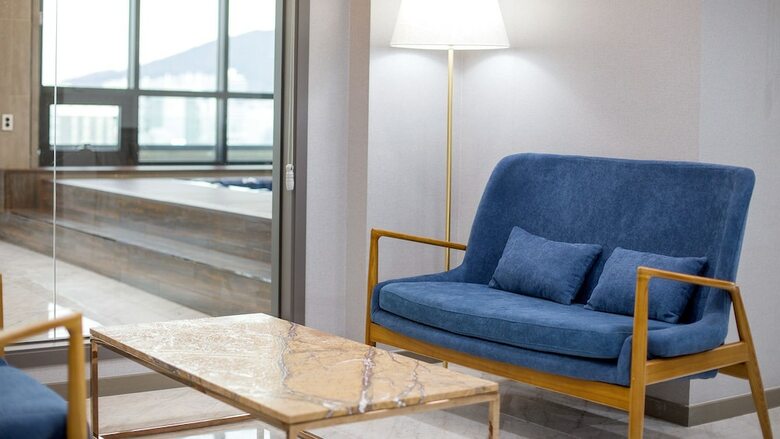 Gnb Hotel