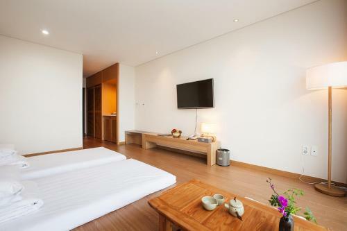 Youus Hotel