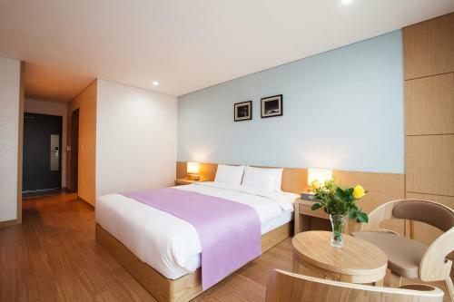 Youus Hotel