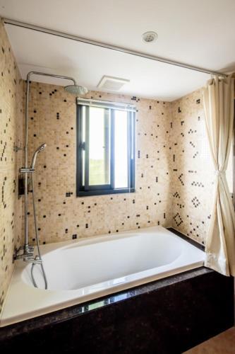 Zum Adler Castel B&B