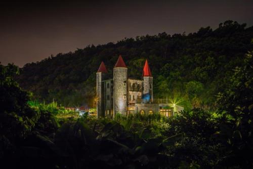 Zum Adler Castel B&B