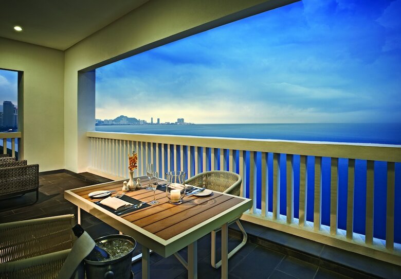 Eastern And Oriental Hotel Penang