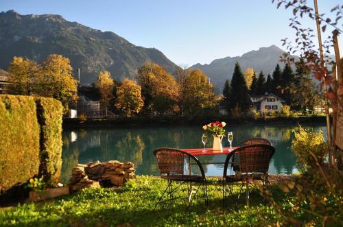 Seeg�rtli Riverside Apartment