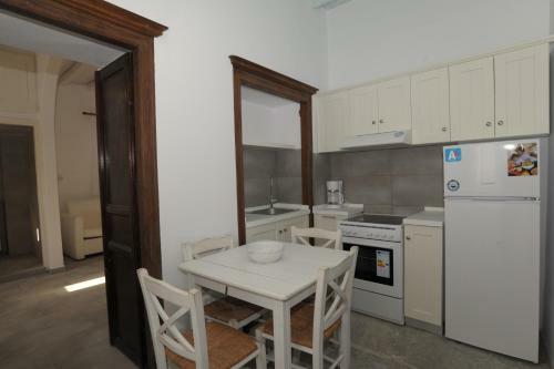 Thomas Traditional Apartments