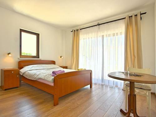 Villa Nira