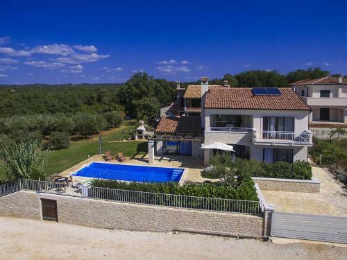 Villa Nira