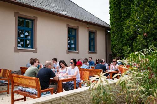 F�szek -�tel �s Hotel-