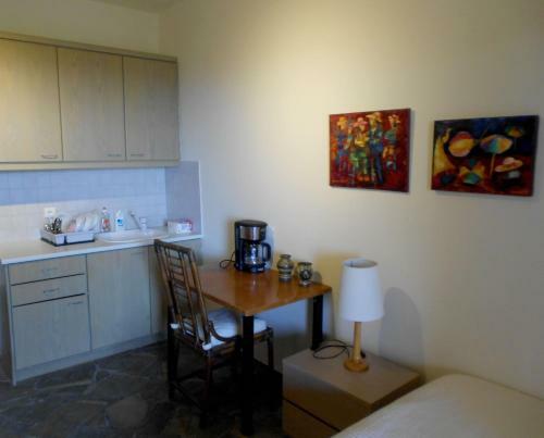 Hostal Aigaion House