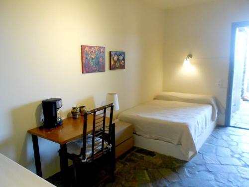 Hostal Aigaion House