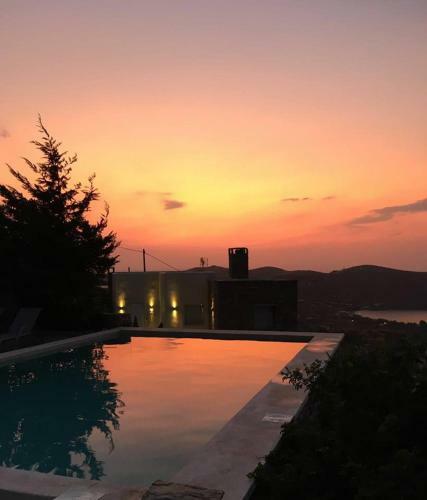 Hostal Aigaion House