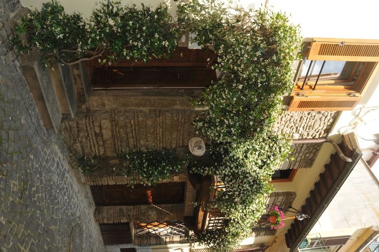 Hostal Atlantis Inn Castelgandolfo
