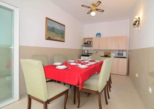 Holiday Home Real Suites 33