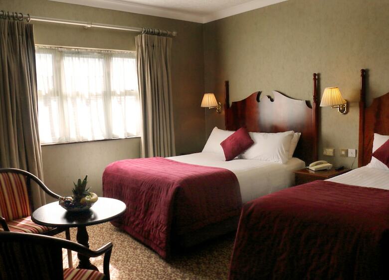 Seven Oaks Hotel