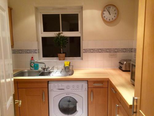 Quarters - Harcourt House Apartment