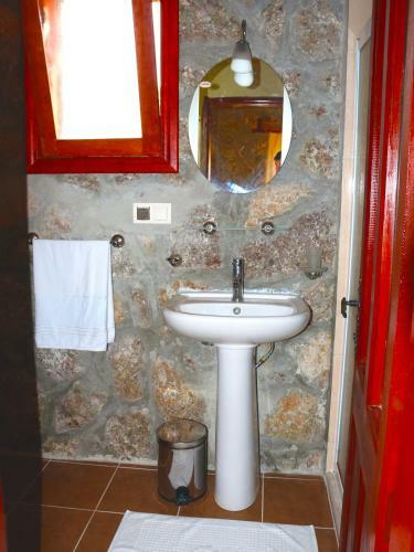 Hostal Faralya Yoruk Evi Hotel