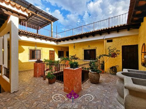 Albergue Maison Bougainvillea